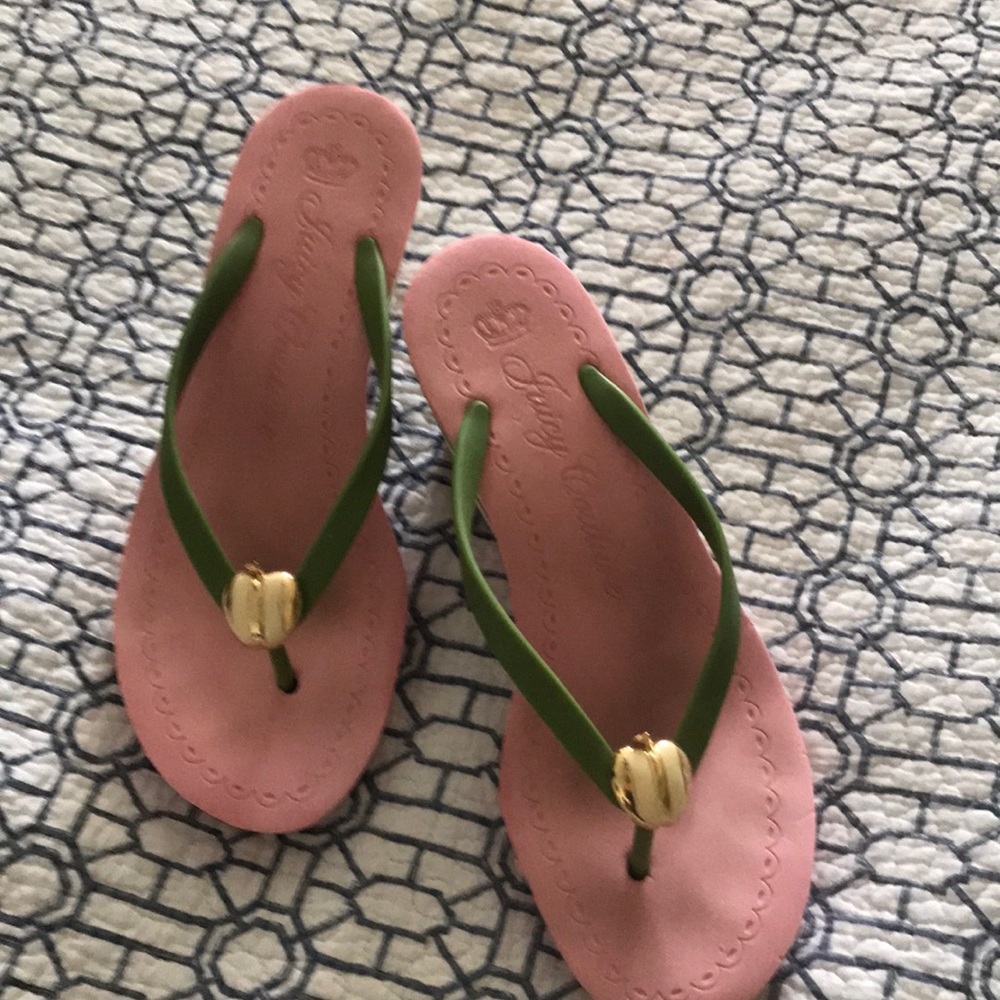 JUICY flip flops. A+ condition